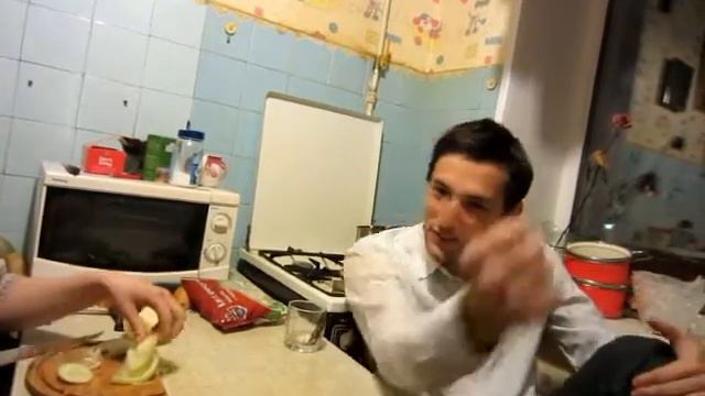 Ем лук, пью бензин. смотреть онлайн