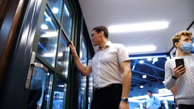 Входная дверь VEKA Spectral в модном цвете «Зелёная пихта ultramatt» с алюминиевыми накладками смотреть онлайн