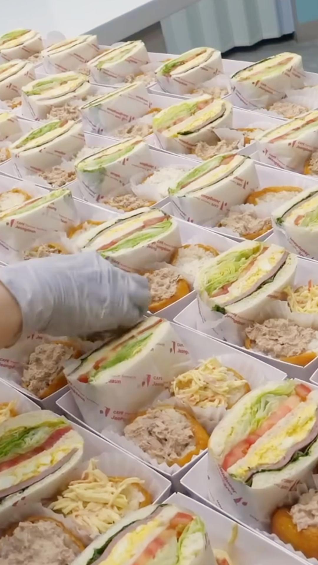 Потрясающие сэндвичи #shorts #сэндвич #бутеброд смотреть онлайн