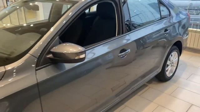 Volkswagen Polo Status 1.6 АКПП смотреть онлайн