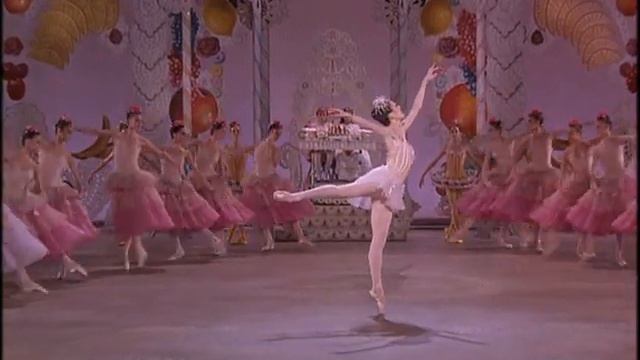 "Final Waltz and Apotheosis" in George Balanchine´s "The Nutcracker" смотреть онлайн