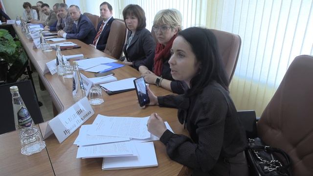 КАК ВЛАСТЬ НА МНОГОДЕТНЫХ ЭКОНОМИТ смотреть онлайн