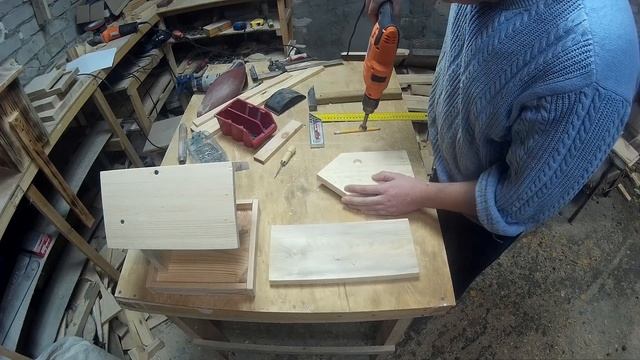 Самая простая кормушка для птиц из дерева своими руками diy смотреть онлайн