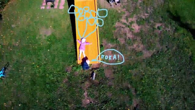 Дети решили покататься с горки. Сами судите, что из этого вышло.... смотреть онлайн