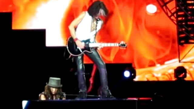 Aerosmith performs their classic "Dream On" at Oracle Arena смотреть онлайн