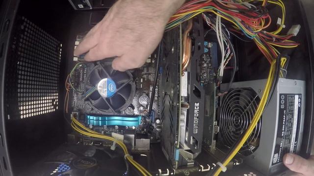 Tutorial: cómo instalar una memoria RAM en un PC de sobremesa смотреть онлайн