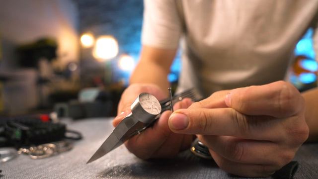 НАБОР ДЛЯ ВЫЖИВАНИЯ за 1$ vs 10$ vs 100$ смотреть онлайн