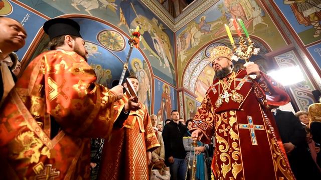 Пасхальне богослужіння Предстоятеля у Свято-Михайлівському Золотоверхому соборі смотреть онлайн