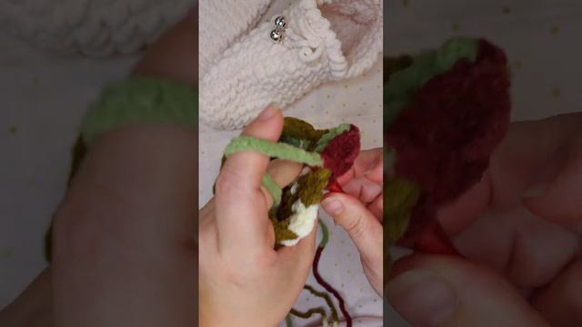 Уютные тапочки крючком/ для начинающих вязальщиц. Cozy crochet slippers / for beginner knitters. смотреть онлайн