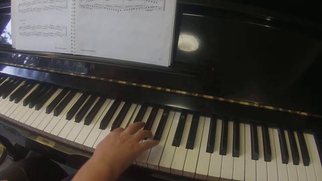 Bb major arpeggio 2 octaves on piano (right hand and slow) смотреть онлайн