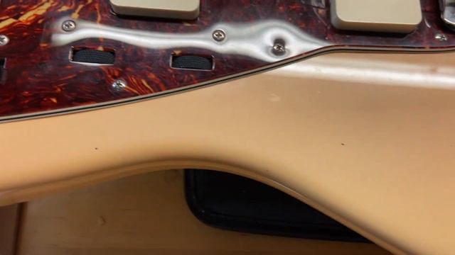 2000 Fender American Vintage ’62 Reissue Jazzmaster Shell Pink смотреть онлайн