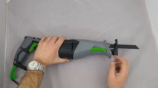 Piła szablasta NITEO TOOLS czyli LISI OGON z Biedronki ;) смотреть онлайн