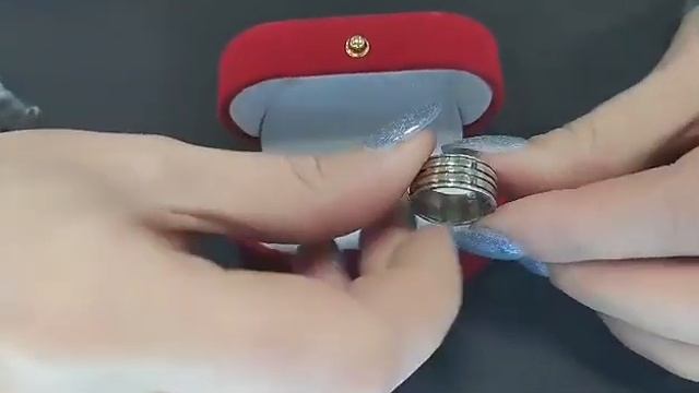 Кольцо обручальное Серенада из серебра и золота, 8 мм смотреть онлайн