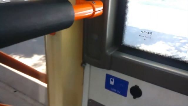 Как зарядить телефон, смартфон, ноутбук в троллейбусе? ГДЕ СПРЯТАНА БЕСПЛАТНАЯ ЗАРЯДКА USB! смотреть онлайн