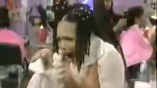 Mira's pedicure смотреть онлайн