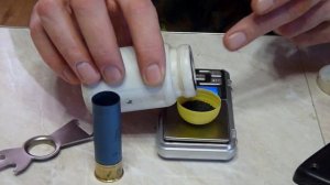 Снаряжение патрона дымным порохом