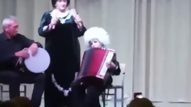 Про играет на гармошки смотреть онлайн