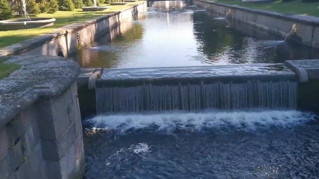 Петергоф. Фонтаны. Лера в дворцово-парковом ансамбле «Петергоф» смотреть онлайн