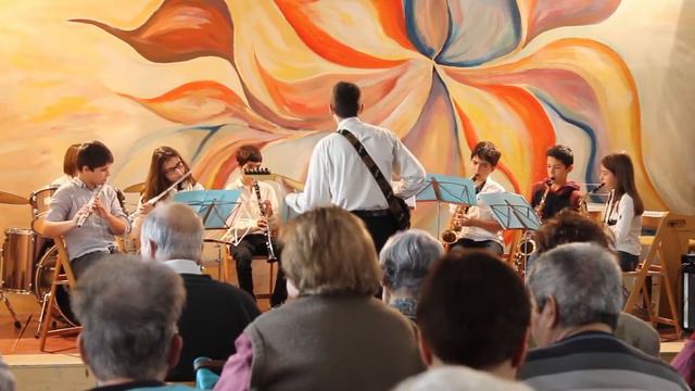 Concert a la Residència d'avis de les Corts смотреть онлайн