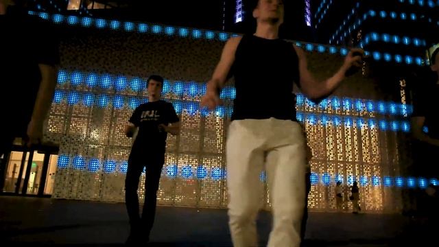 Танцевальные занятия по зуку в #MaxDance! смотреть онлайн