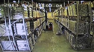 Уронил паллет на складе