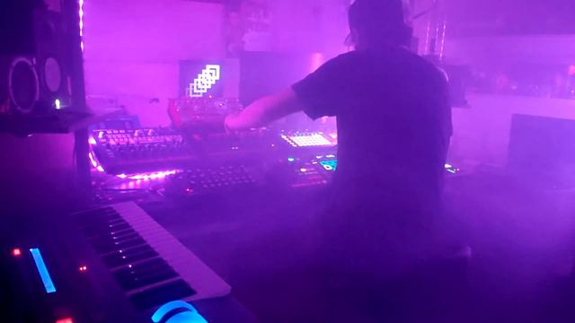 FIRST IN - Techno Track - MOOG DFAM, Toraiz Squid, Behringer Crave, Novation Circuit & Ultranova смотреть онлайн
