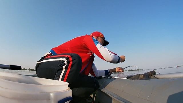 Ловля леща на кольцо,яйца.Варим прикорм для леща.Крупный лещ.Рыбалка в Удмуртии на реке Кама смотреть онлайн