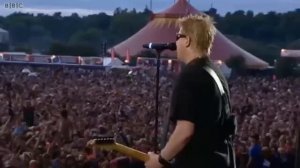 The Offspring - Pretty Fly (For A White Guy) Live at Reading Festival 2011