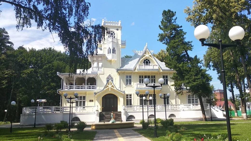 Дом-музей купца П. А. Башенина в Сарапуле. Набережная! смотреть онлайн