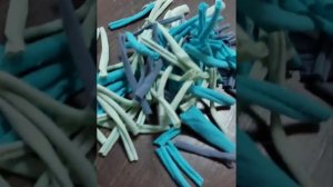 DIY пушистый коврик из старых футболок своими руками