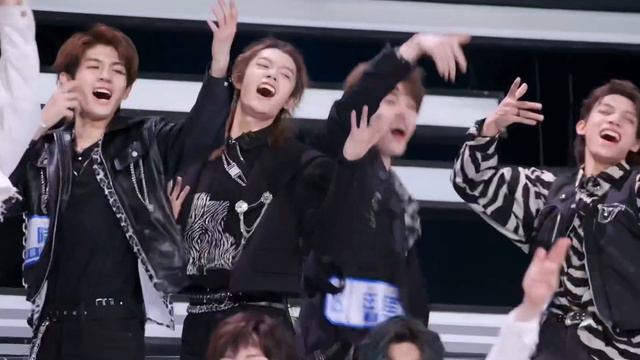 Смешное видео + мой смешнойголо🤣🤣🤣🤣🤣 смотреть онлайн