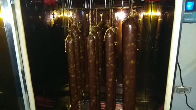 Колбаса "Московская" копчено-вареная, рецепт и технологический процесс. смотреть онлайн