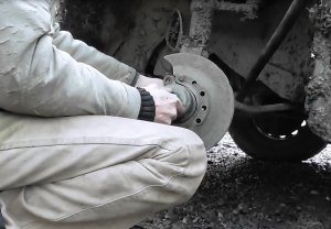 2 ч. Замена Переднего Подшипника Ступицы в ВАЗ Калина Гранта Домашних Условиях