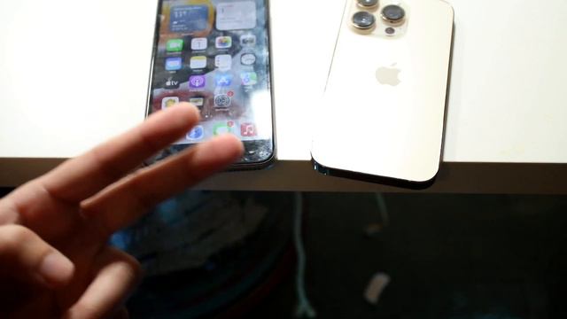 iPhone 14 Pro Vs iPhone 6S+! (Comparison) (Review) смотреть онлайн