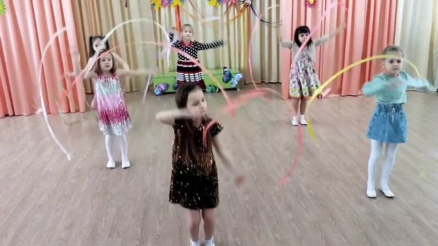 Танец на 8 марта "Я рисую этот мир!" смотреть онлайн