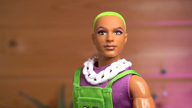 Парень красит ногти в обувной коробке или Barbie BMR1959 Кукла смотреть онлайн