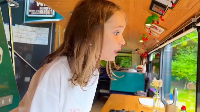 24 часа в автобусе челлендж смотреть онлайн