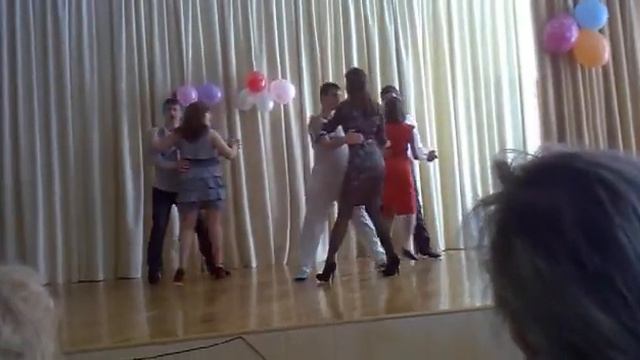 Танец на мисс и мистер лицея от 9 А смотреть онлайн