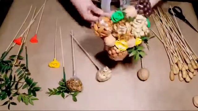 Как собрать букет из орехов смотреть онлайн