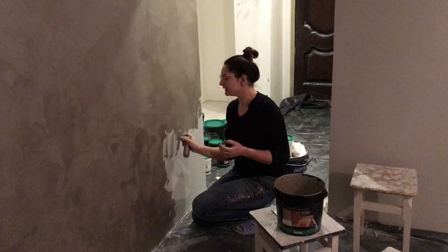 Эффект «Мокрый шёлк». Нанесение декоративной краски Ottocento AN982. смотреть онлайн