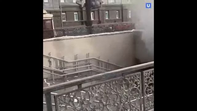 В подземном переходе в Челябинске взорвался газовый баллон/// смотреть онлайн
