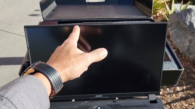 Gigabyte Aorus 17 (Intel 12th Gen) Laptop Unboxing смотреть онлайн
