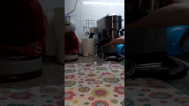 Delonghi EC685 bottomless portafilter смотреть онлайн