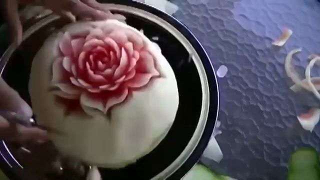 Роза на арбузе