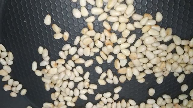 ГОТОВИМ ИТАЛЬЯНСКИЙ СОУС ПЕСТО ИЗ ПЕТРУШКИ И СУШЕНОГО БАЗИЛИКА! ИТАЛИЯ У ВАС НА КУХНЕ) смотреть онлайн