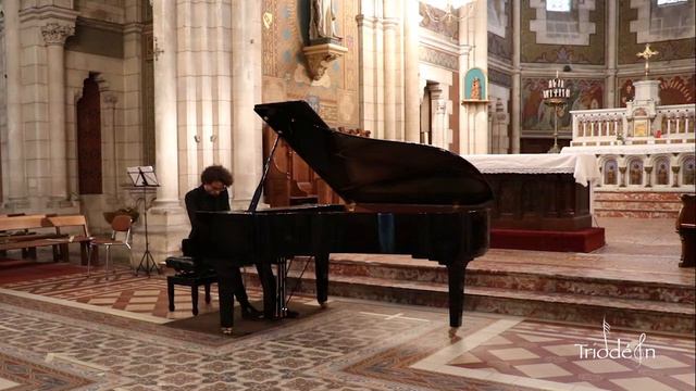 Franz Liszt, « Sonnet 104 de Pétrarque » - Hugo Panonacle смотреть онлайн