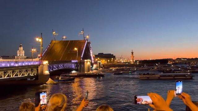 Развод мостов в Санкт-Петербурге. 4k video. ✅ Дворцовый мост. смотреть онлайн