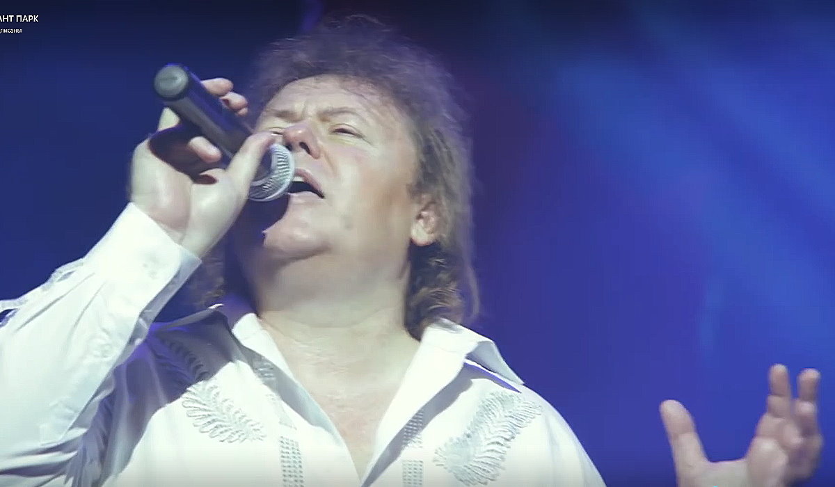 Как Мы любили Эту Песню петь Во Дворе!!! смотреть онлайн