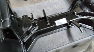 Антикорим скрытые полости подрамника VW T4.