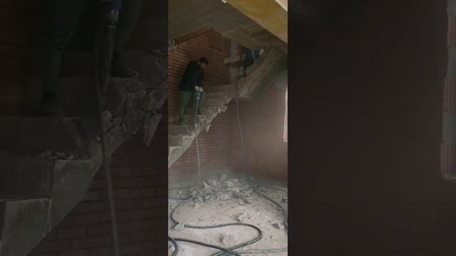 Монолитные лестницы #строительство лестниц #демонтажные работы #стройка #строители #дом смотреть онлайн